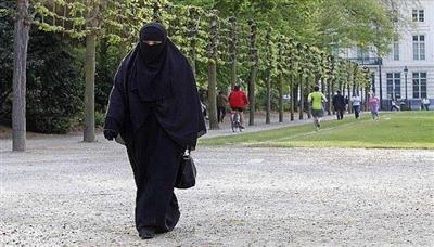 مواطنة «كويتية» أول من دفع غرامة لبس النقاب في سويسرا