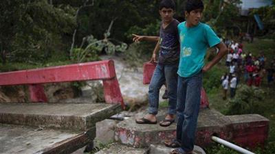 انهيار أرضي يبتلع عائلة بأكملها في المكسيك