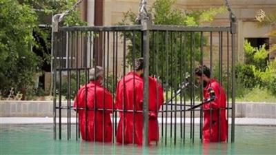 العراق.. داعش يعدم 14 مدنياً «غرقاً» في أقفاص حديدية بالموصل