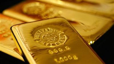 الذهب يتراجع قرب أدنى مستوياته في شهرين
