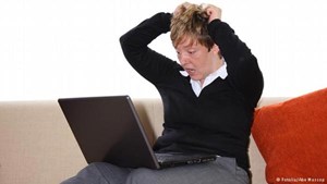 خبراء يحذرون من فيروس جديد يسرق البيانات المصرفية ويمنع الاتصال بالبنوك