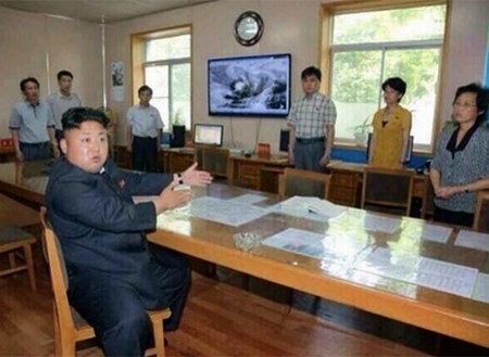 رئيس كوريا الشمالية يعاقب موظفي الأرصاد الجوية بنقلهم للعمل كفلاحين !