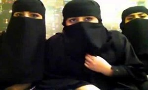 ناشطات سعوديات ينشرن تفسيرًا جديدًا لآية قرآنية يخالف تفاسير رجال الدين على تويتر!!