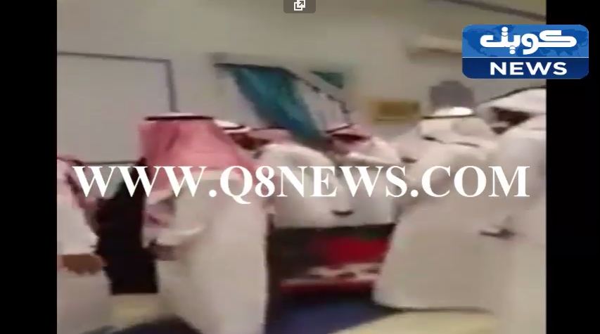 بالفيديو…هدية عجيبة غريبة لعريس يوم زفافه كادت تحول الفرح الى كارثة!!