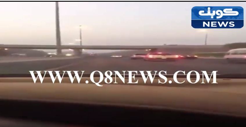 بالفيديو…مركبة خاصة تصطدم عمدا في سيارة ‘تاكسي جوال’ على طريق الفحيحيل السريع