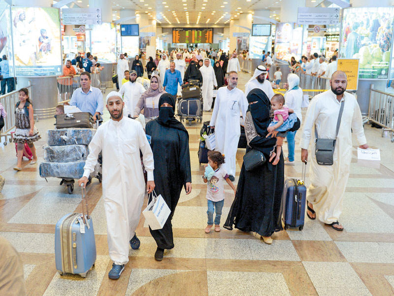 أفواج الحجاج تواصل العودة… والذروة القصوى اليوم