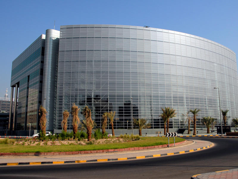 «تأديبية المحاسبة» تفصل مديراً وتخصم من آخَر راتب شهر لمخالفتهما الإجراءات