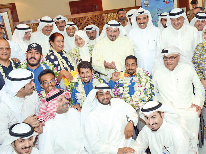 استقبال حافل لبطل البارالمبية أحمد المطيري