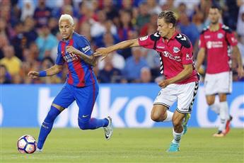 الافيس «المتواضع» يصعق برشلونة
