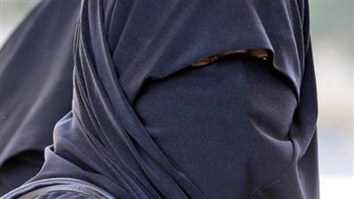 طرد منتقبة من مطعم ألماني.. وصاحب المطعم: لست عنصريا