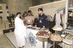 «الداخلية»: «الحملات» ملزمة باسترجاع جوازات سفر البدون بعد الحج