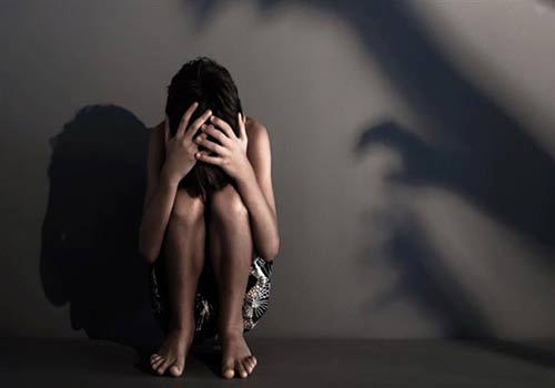 جريمة هزت الشارع المصري .. طفل يقتل عجوزاً وزوجته تكشف المفاجأة
