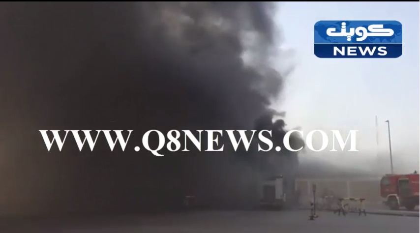 فيديو من داخل معسكر الصمود :4 فرق اطفاء تحاول السيطرة على الحريق