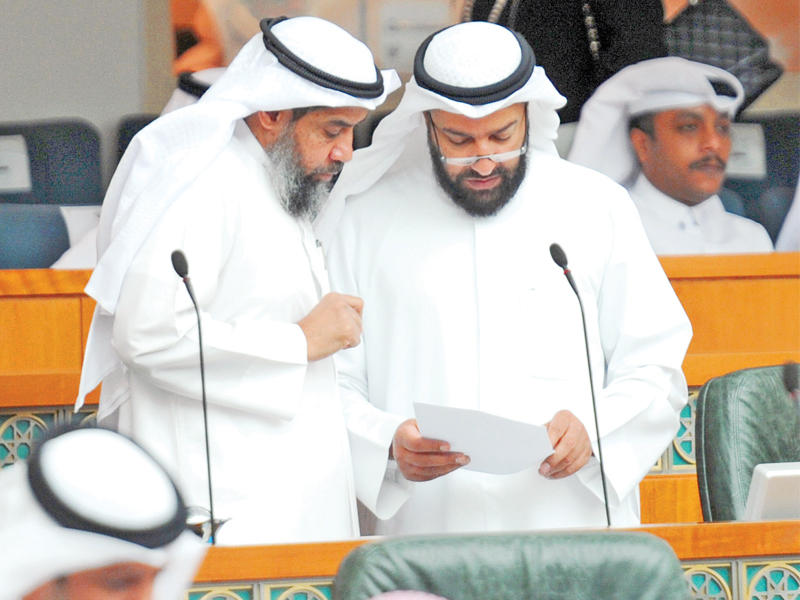 العمير للجيران: 39858 ديناراً إجمالي الراتب الشهري لـ 10 قياديين في «الأشغال»