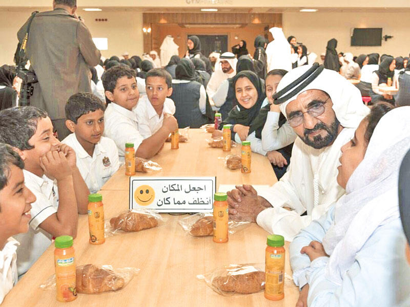 مجلس الوزراء الإماراتي ينعقد داخل مدرسة برئاسة الشيخ محمد بن راشد