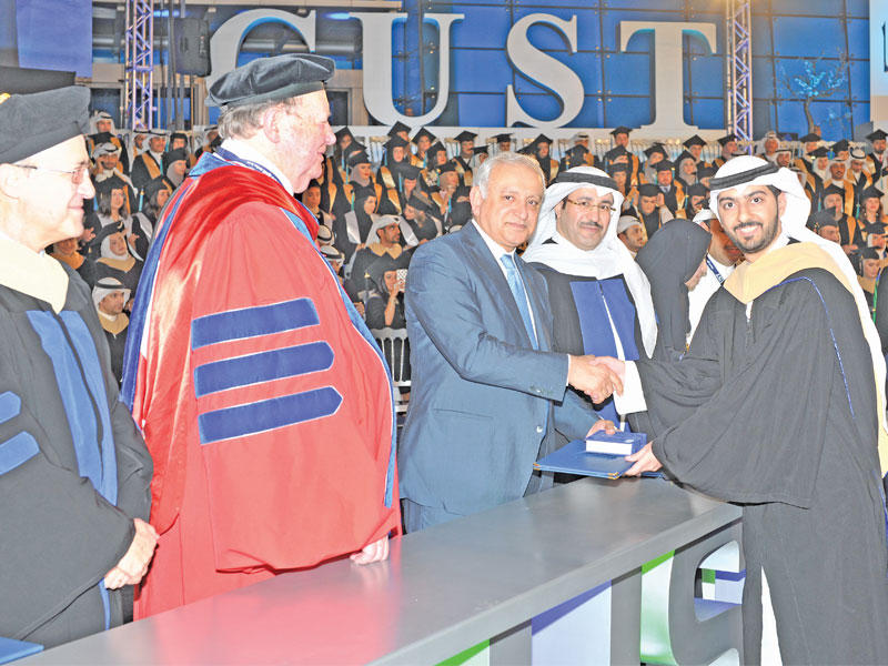 العيسى: نتطلع الى الخريجين والخريجات ليشاركوا في دعم خطط التنمية