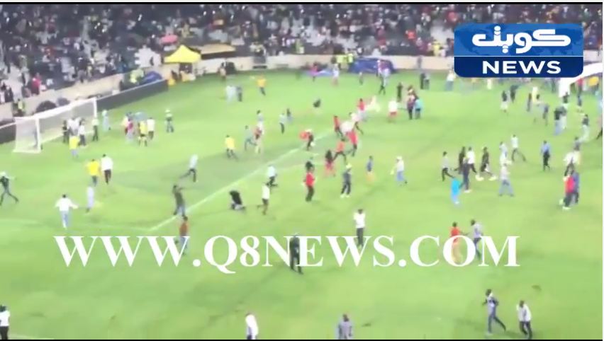 بالفيديو…جماهير صن داونز تقتحم الملعب وتهاجم اللاعبين قبل النهائي الأفريقي