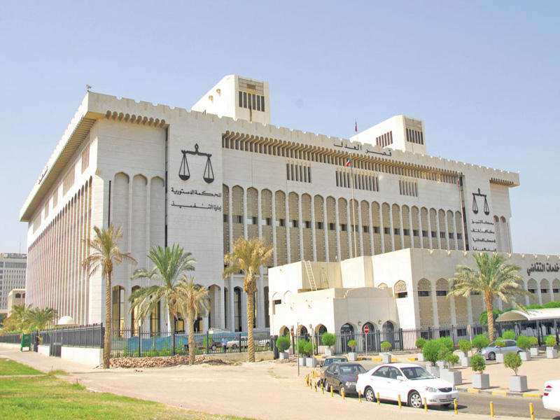 الإدارية تحسم الجدل…ليس هناك مانع دستوري لترشح أبناء الأسرة