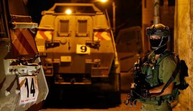 الجيش الصهيوني يشن حملة اعتقالات واسعة في مدن فلسطينية عدة