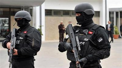 الداخلية التونسية تقبض على مجموعة تقوم بتمويل الارهابيين في جبال الكاف