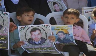 الكيان الصهيوني يعلق الحجز الإداري بحق أسيرين مضربين عن الطعام