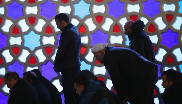 تعرف على الدول التي تمنع رفع الأذان!