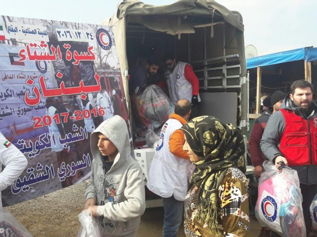 الكويت توزع كسوة شتوية و6 آلاف ليتر ديزل على الأسر السورية في لبنان