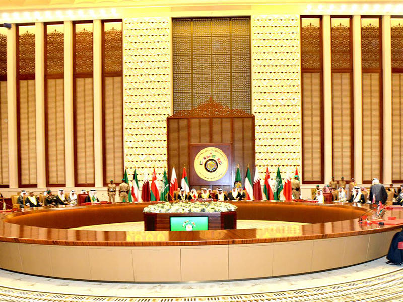 سمو الأمير يدعو إيران الى احترام سيادة الدول وحسن الجوار