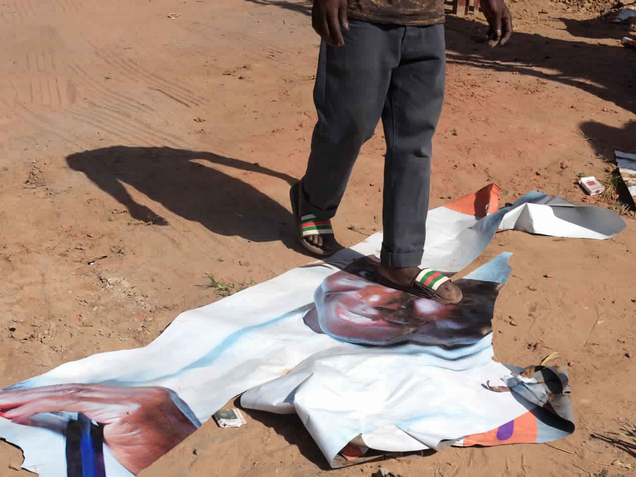 جامع يتراجع عن اعترافه بهزيمته في الانتخابات الرئاسية في غامبيا