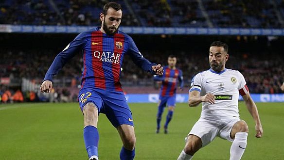 فيدال يطلب الخلع من برشلونة