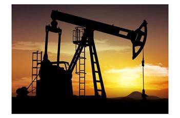 النفط يقفز بعد قرار الكويت خفض الإنتاج