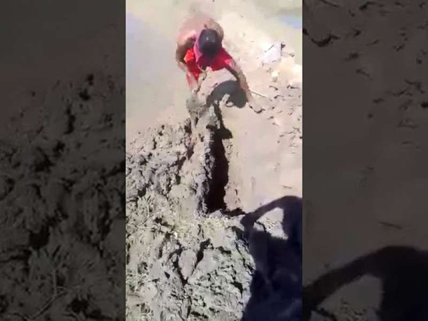 بالفيديو.. دفن جثة فتاة مسلمة في ميانمار بعد 14 يومًا.. فماذا كان السبب؟