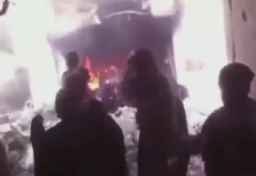 بالفيديو.. لحظة تنفيذ امرأة داعشية لعملية انتحارية في سرت