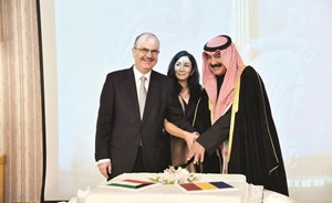 الجارالله : الكويت قد تتدخل لحل الأزمة بين مصر والسعودية