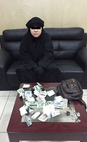 ضبط متسولة دخلت البلاد بسمة زيارة وحصلت على إقامة مؤقتة