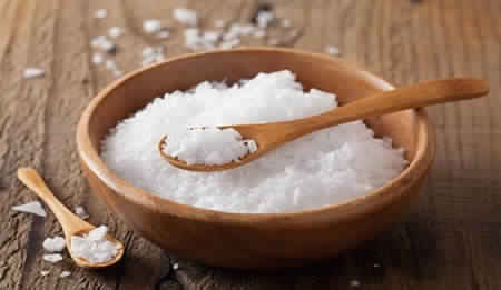 5 بدائل للملح تحميك من أضراره