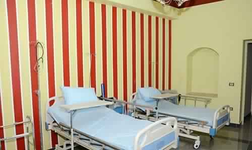 بعد إيداع فنان مصري لزوجته في دار المسنين والهجوم عليه .. شاهدوا المكان الذي تتواجد به!