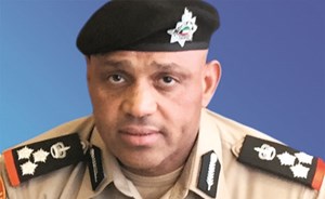 سقوط تاجر مخدرات في الفروانية بسلاح ولاعة وميزان حساس وكوكتيل مخدرات