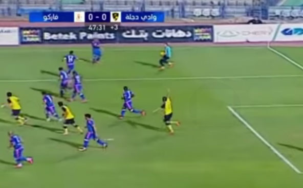 بالفيديو.. حارس مرمى مصري يرتكب خطأ كوميدياً