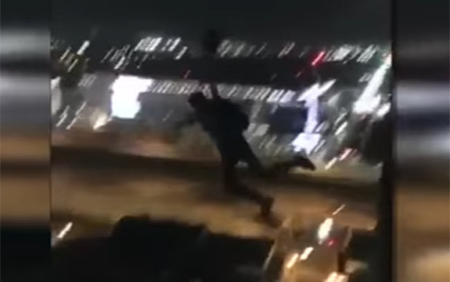 بالفيديو.. لحظات مجنونة لقفز متهور من فوق ناطحة سحاب