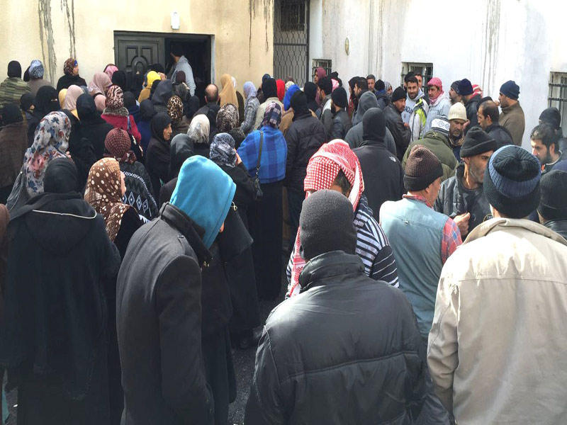 «الهلال الأحمر»: مساعدات لـ 500 أسرة سورية