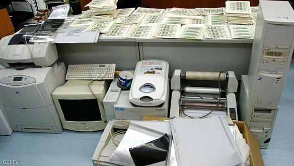 السودان.. اعتقال ‘أكبر’ شبكة لتزوير العملة والأوراق الثبوتية