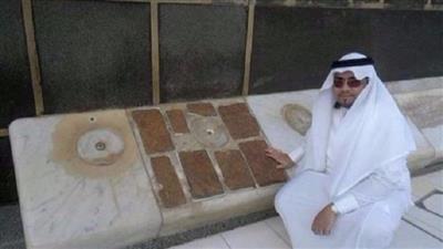 باحث سعودي: هذا هو سر قطع «المرمر» الثمانية بجوار باب الكعبة