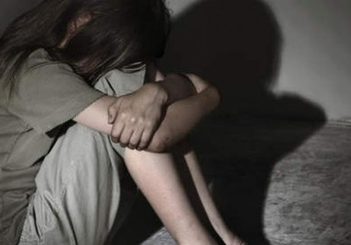 3 ذئاب بشرية اختطفوا طفلة الـ15 سنة واغتصبوها تحت تهديد السلاح!!