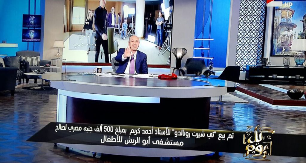 بالفيديو.. مصري في الكويت يشتري “تي شيرت” ب ٥٠٠ ألف جنيه