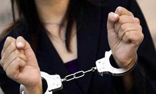“فيسبوك” حولها لقاتلة .. فتاة مصرية تقيم علاقة محرمة وتستعين بأصدقائها للتخلص من عشيقها !