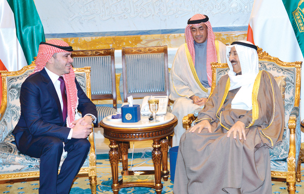 الأمير تسلم رسالة من العاهل الأردني حول مسيرة العمل العربي المشترك والمستجدات الإقليمية والدولية