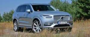 Volvo XC90 on the unmade road