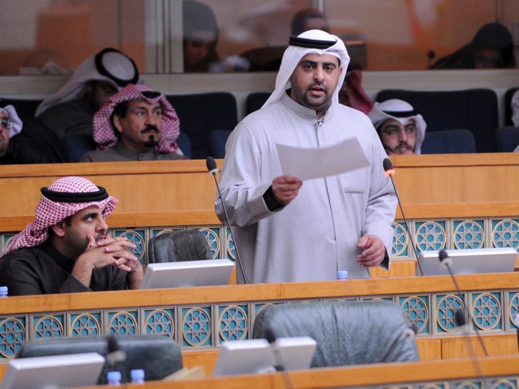 النصف: استقالة الحكومة تضامناً مع الحمود.. عبث بالدستور