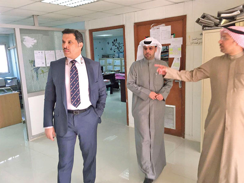 الحربي وعَدَ بمبنى جديد لـ «التراخيص الصحية»